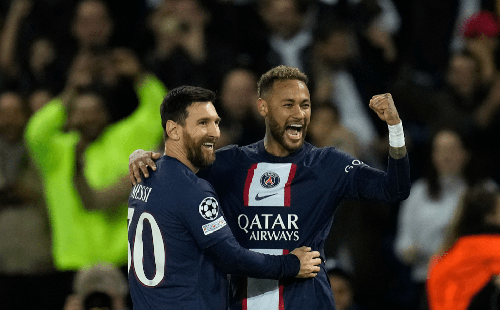 包含尤文图斯主场大胜，继续领跑积分榜的词条