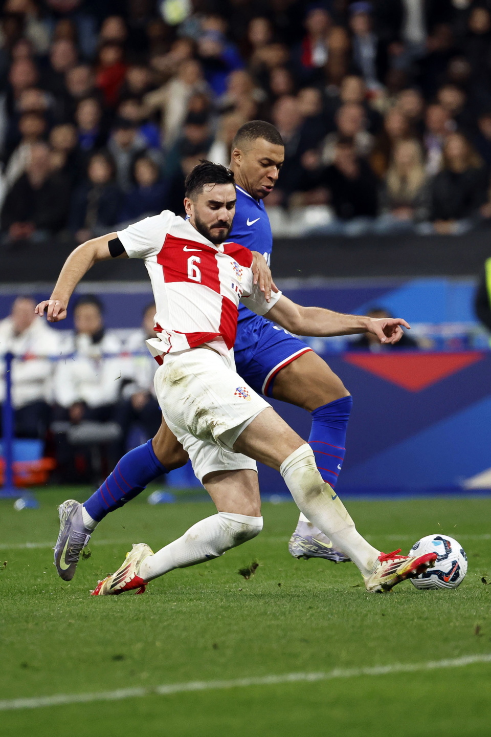 激烈角逐！欧国联半决赛风云再起的简单介绍