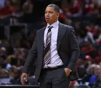 九州娱乐平台-新赛季足球预测赛果出炉，悬念丛生