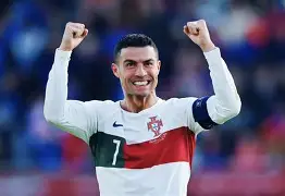 包含葡萄牙队员C罗王者归来，打响晋级四强的第一枪的词条