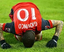 美国足球队展现出色战绩夺魁(美国足球队展现出色战绩夺魁视频)