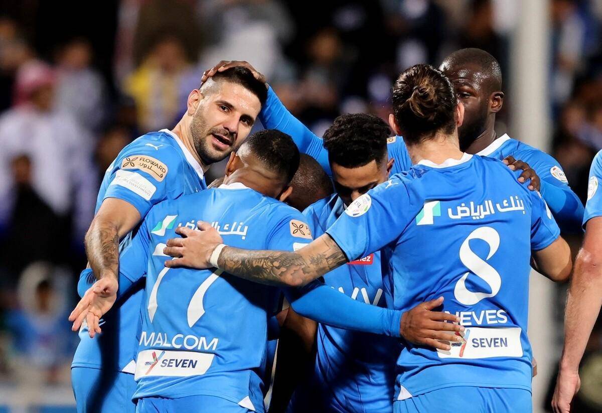 伯灵顿队客场战胜，球员喜得主场连胜的简单介绍