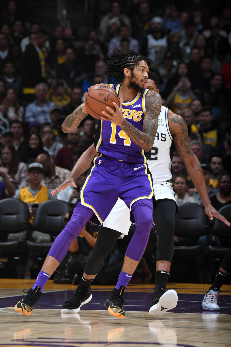 伯灵顿队客场战胜，球员喜得主场连胜的简单介绍